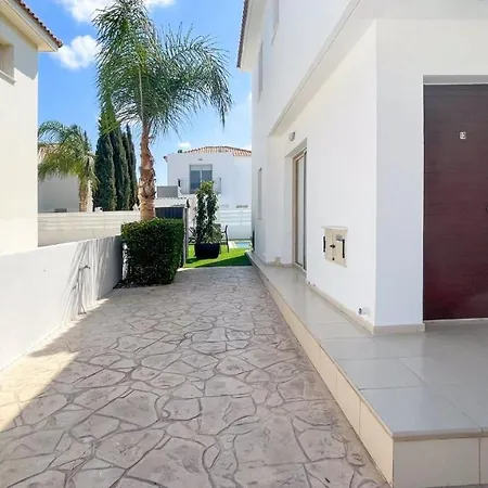Guenther Palm Village * Protaras