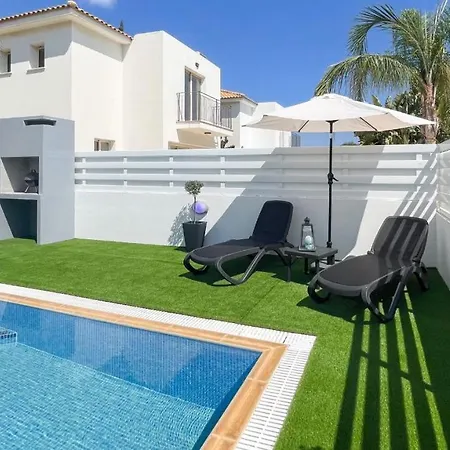 Guenther Palm Village Protaras