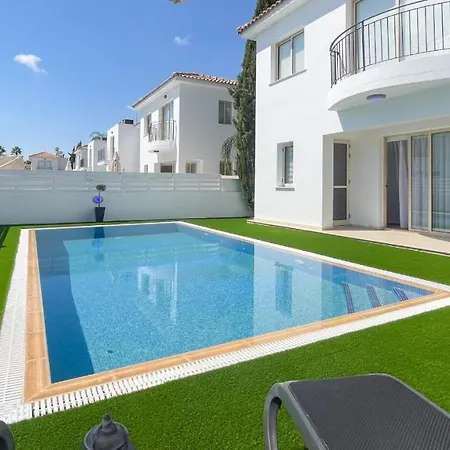 Guenther Palm Village * Protaras