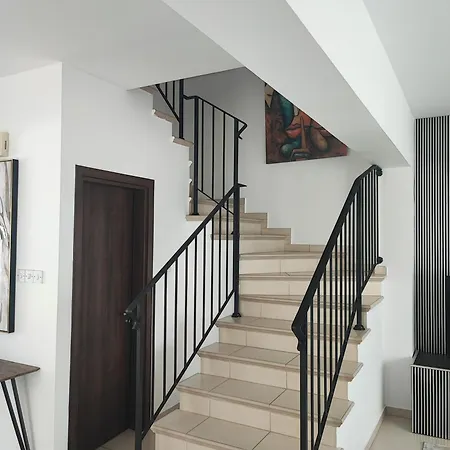 Guenther Palm Village Villa