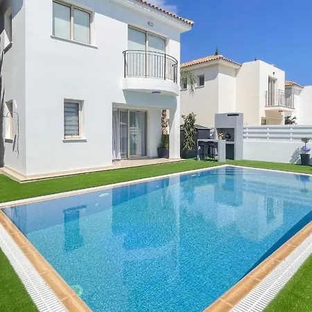 Guenther Palm Village Villa Protaras