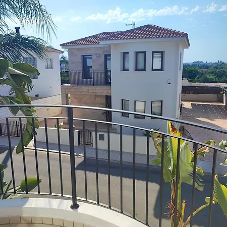 Guenther Palm Village Villa *