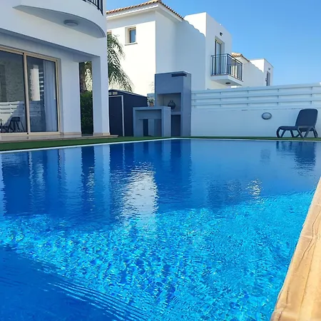 Guenther Palm Village Protaras