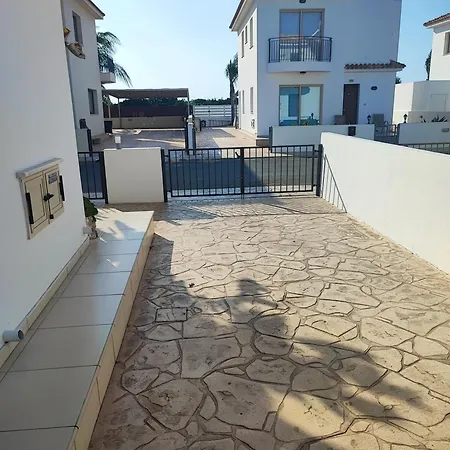 Guenther Palm Village * פרוטאראס